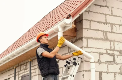 Pose et remplacement de gouttières à Casterets